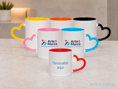 Caneca de Cerâmica com Alça de Coração Colorida 325ml